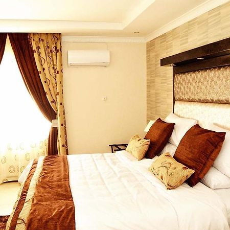 גאבורון Golden Door Villa מראה חיצוני תמונה