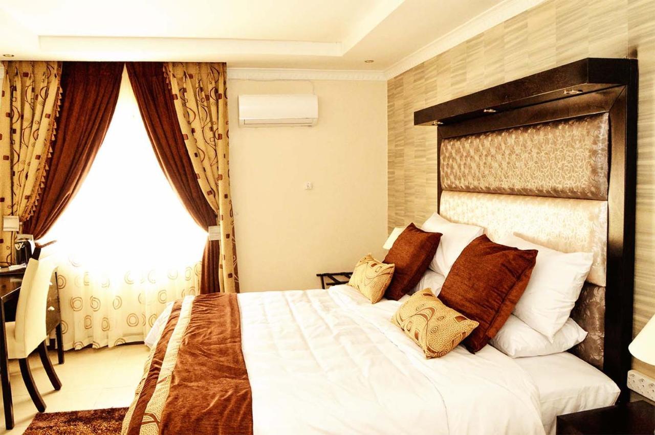 גאבורון Golden Door Villa מראה חיצוני תמונה