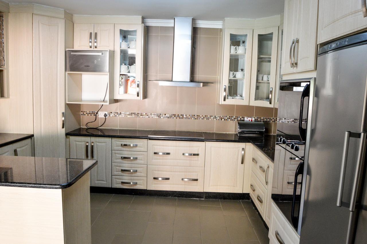 גאבורון Golden Door Villa מראה חיצוני תמונה